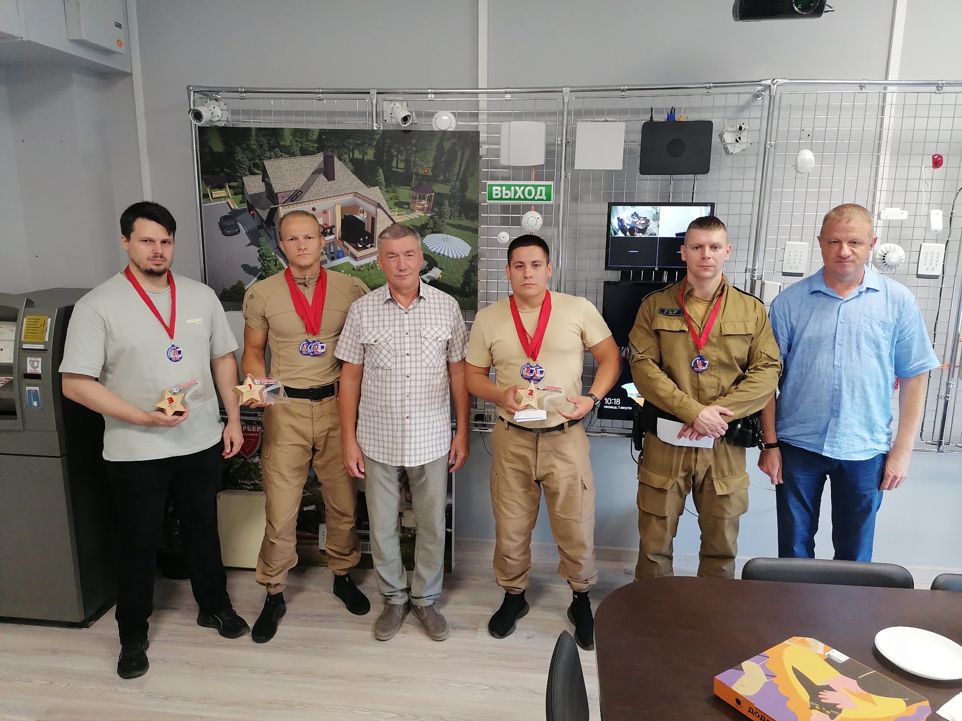 Профессионализм = Безопасность: В "Цербере" отметили наградами лучших бойцов ГБР